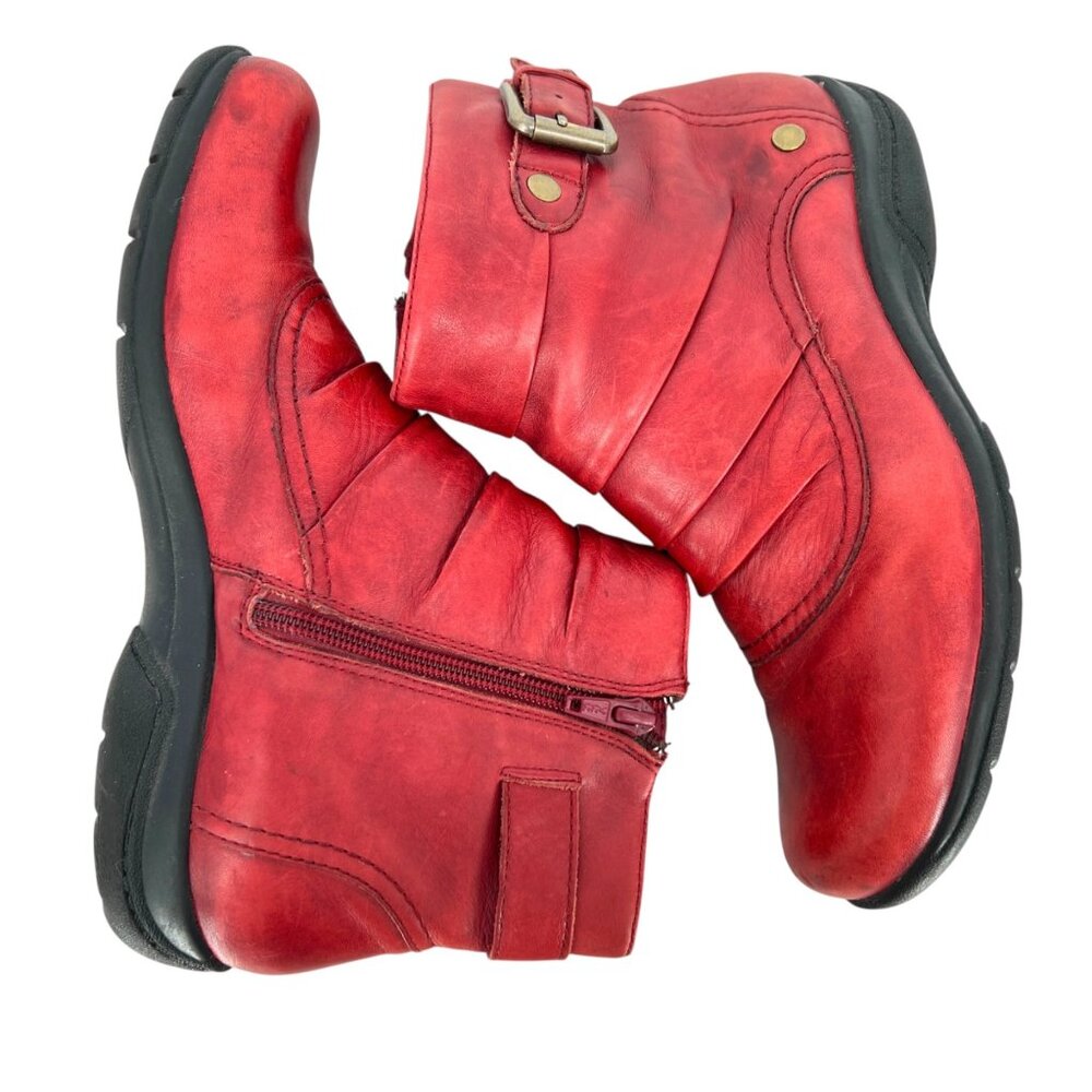 Clarks Christine Club Red Leather Ankle Boot Buckle Zip Size 8.5